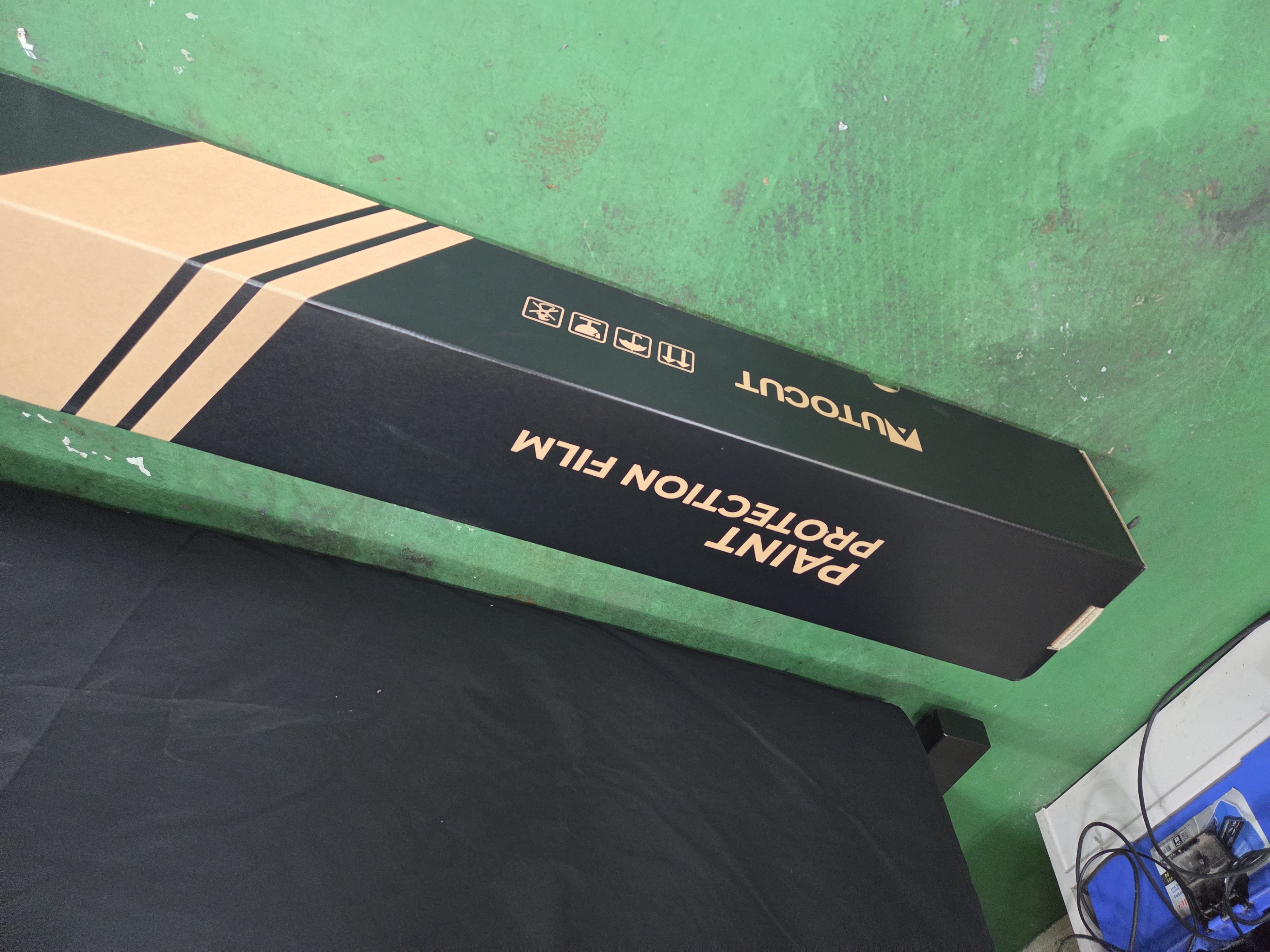 순천 월드자동차용품점 PPF재단기 설치완료 첨부파일 : 1764131364_2.jpg