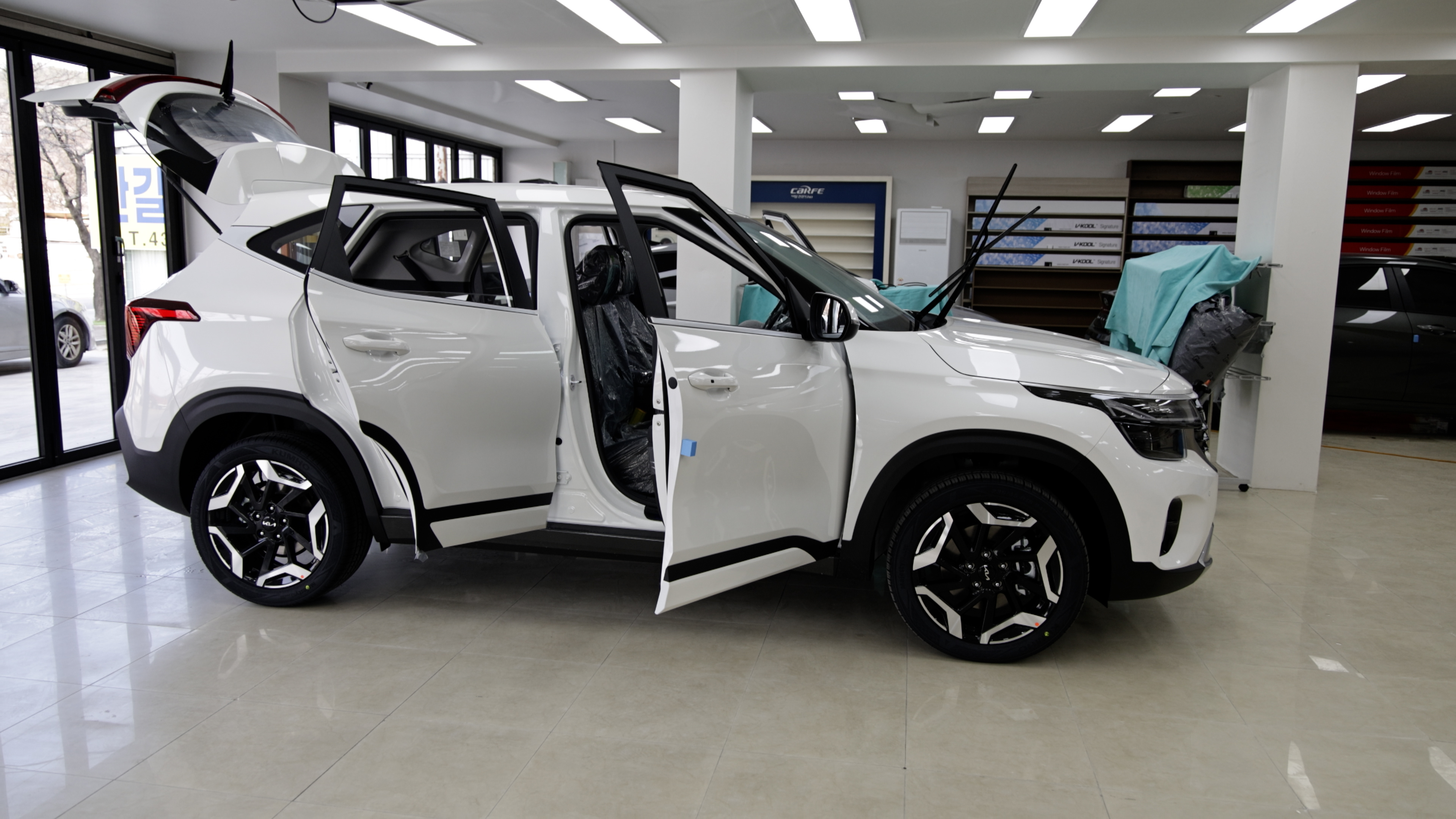 김천 모비스카페 F1612 평판재단기 설치완료 첨부파일 : 1768452131_15.jpg