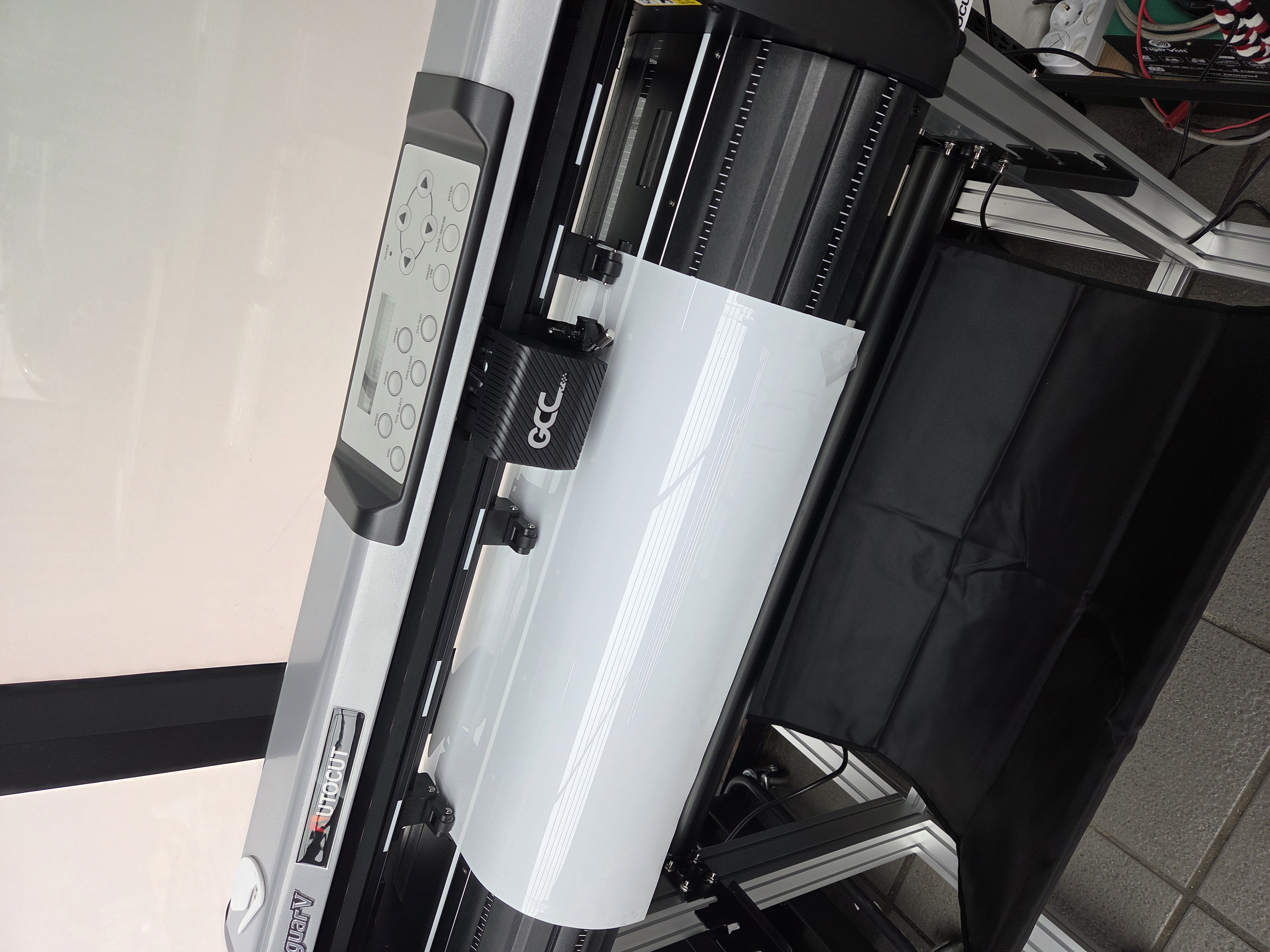 260206 성남 레이어드J5-61 단폭재단기 설치 첨부파일 : 1772770528_4.jpg