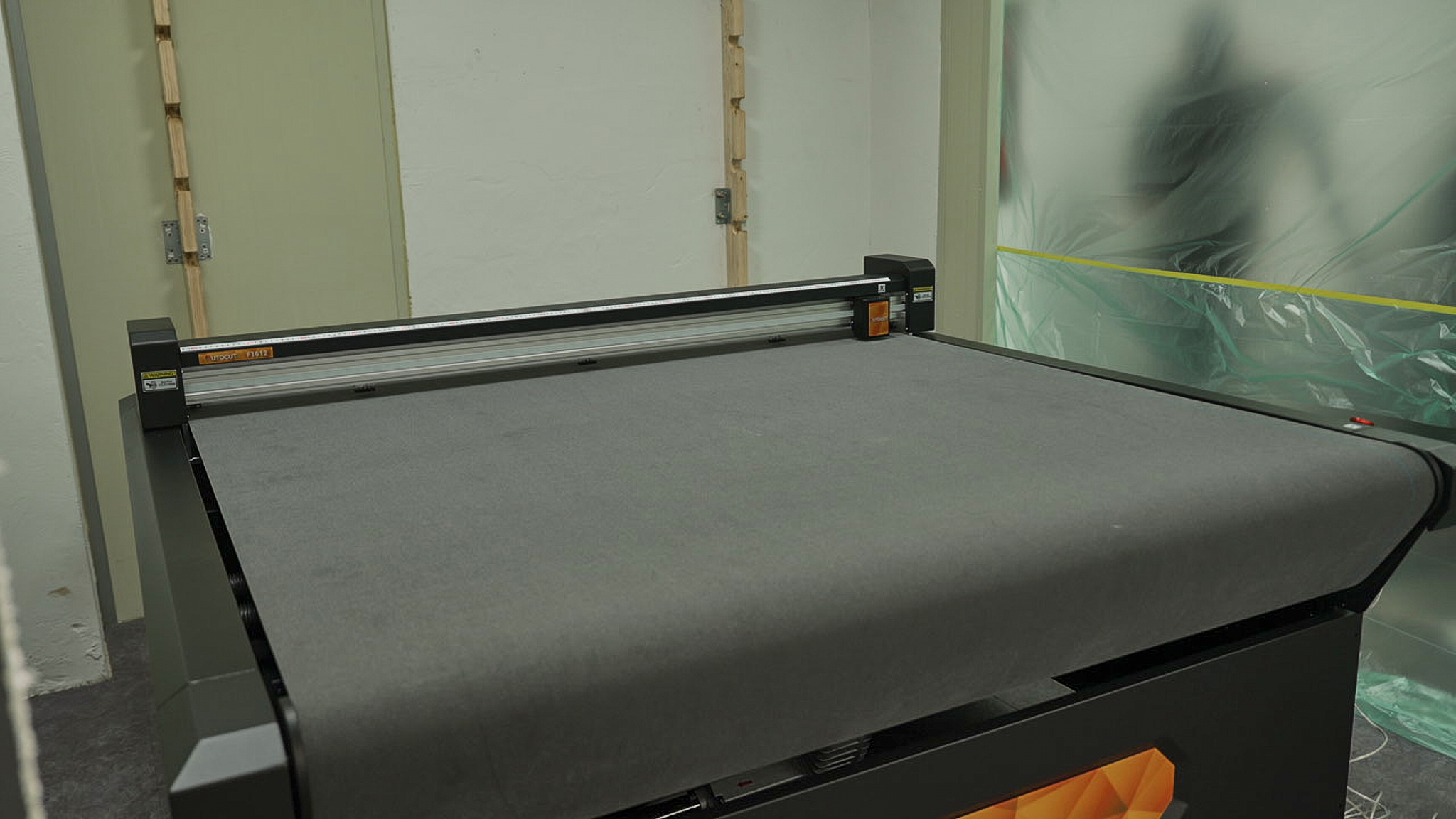 260206 인천 뉴본 F1612 평판재단기 설치 첨부파일 : 1772770936_5.jpg