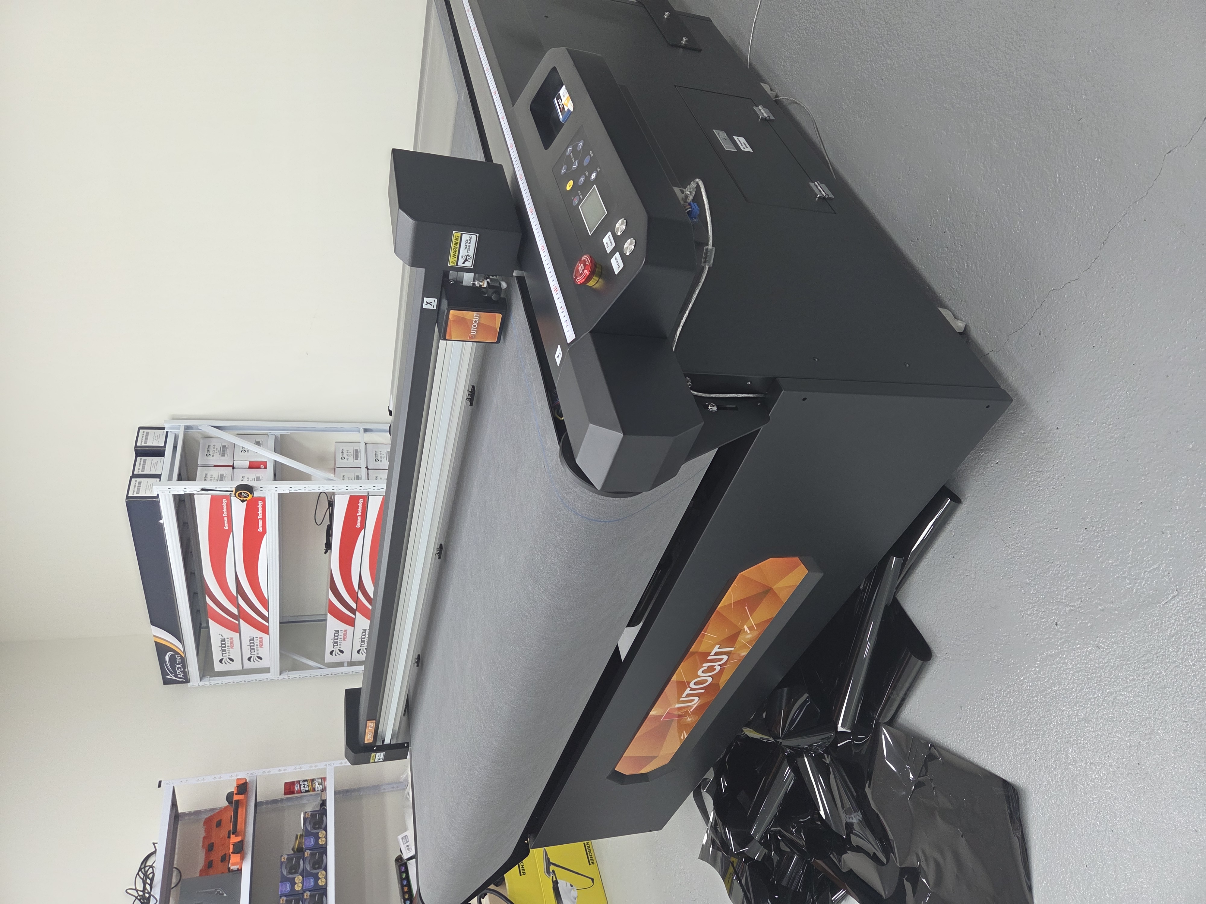 260211 경주 디오팩토리 F1612 평판재단기 설치 첨부파일 : 1772771137_2.jpg