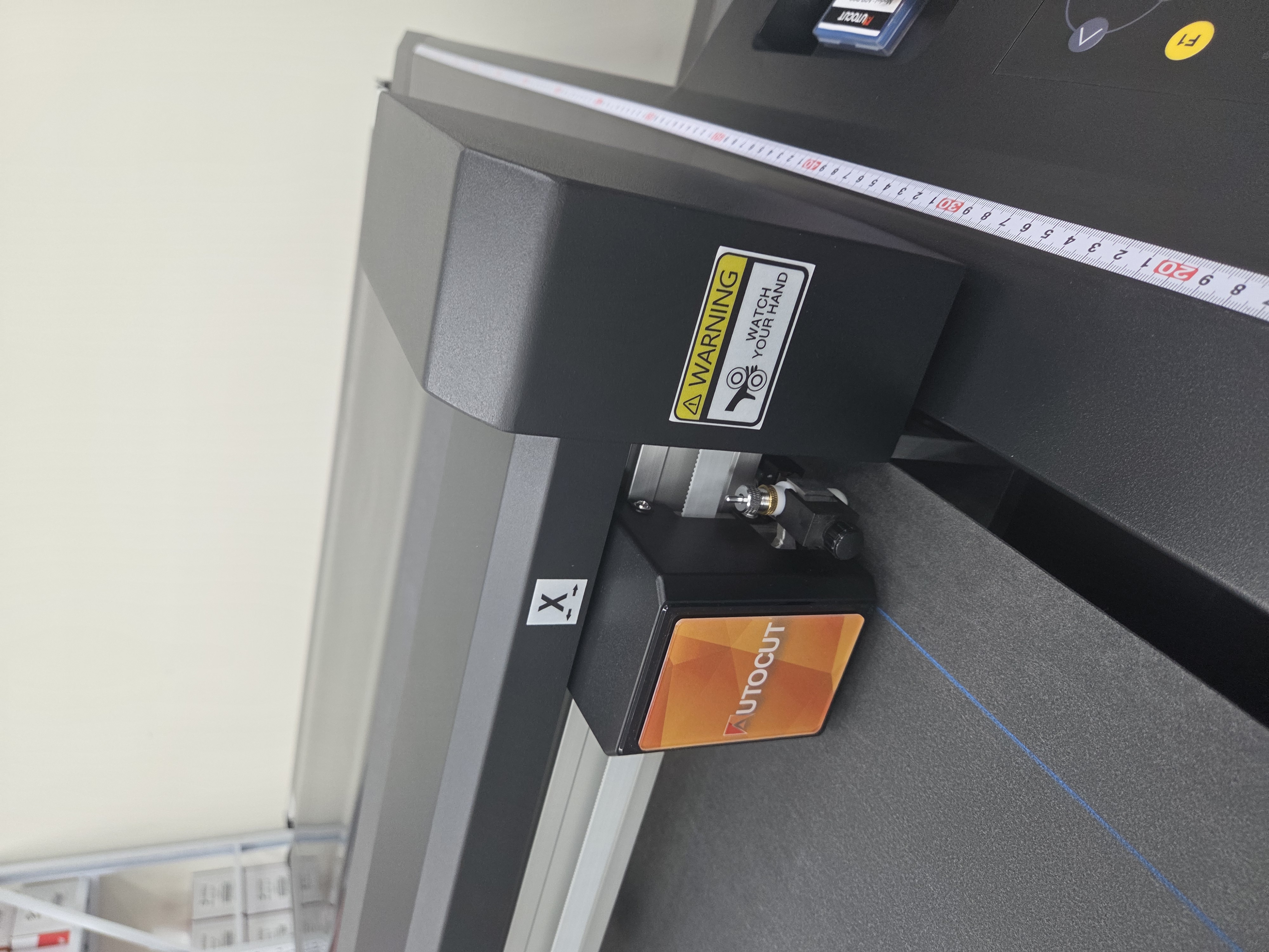 260211 경주 디오팩토리 F1612 평판재단기 설치 첨부파일 : 1772771137_3.jpg