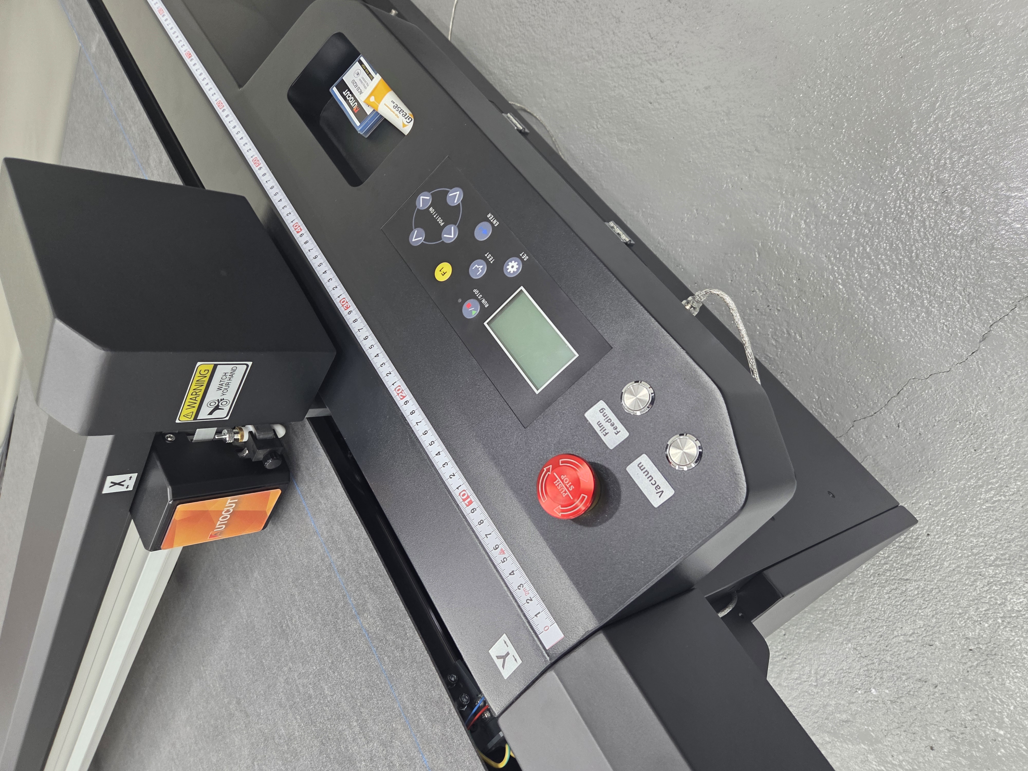 260211 경주 디오팩토리 F1612 평판재단기 설치 첨부파일 : 1772771137_4.jpg