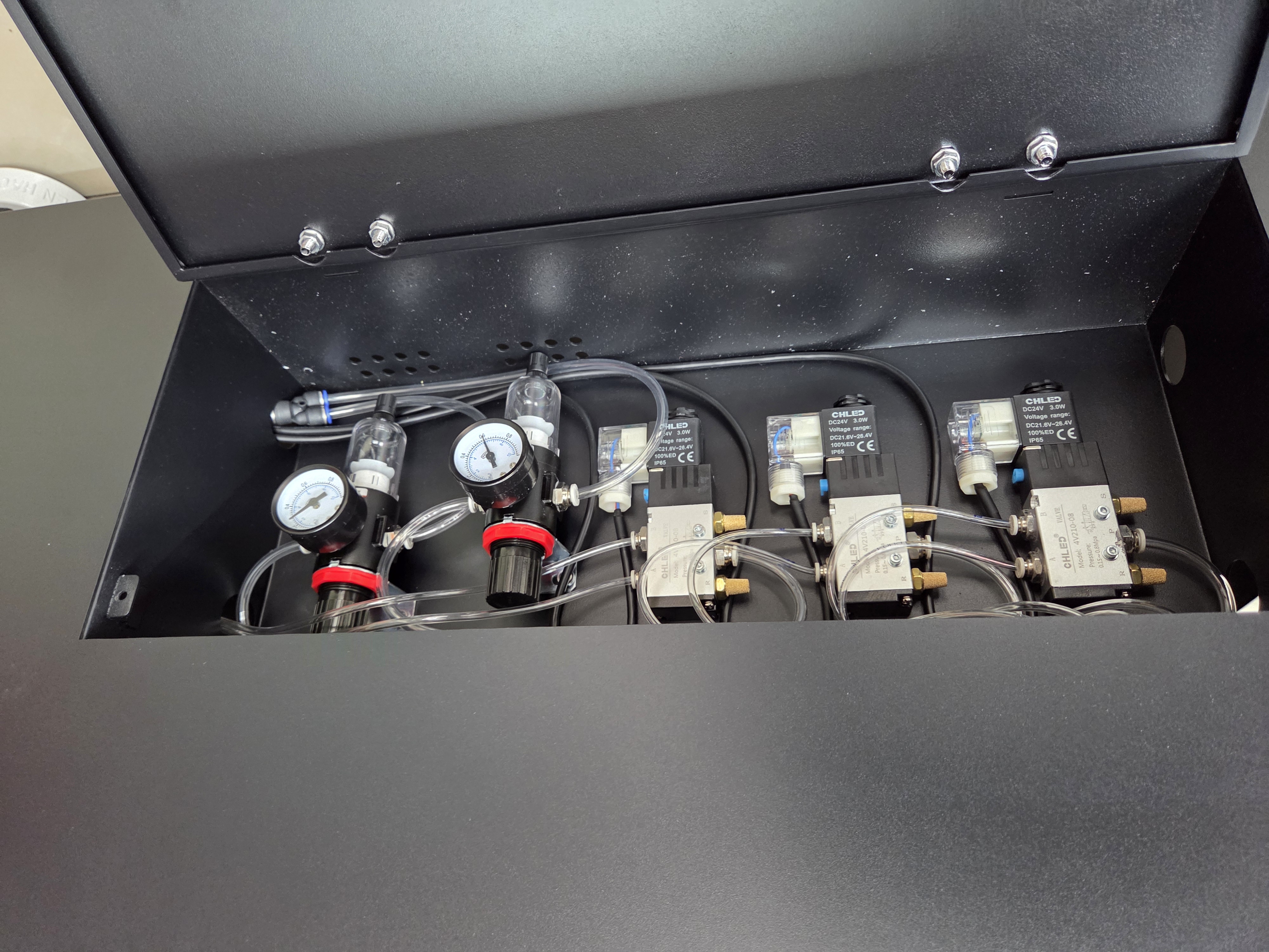 인천 레드원사운드 F1612 평판재단기 설치 첨부파일 : 1775700776_6.jpg