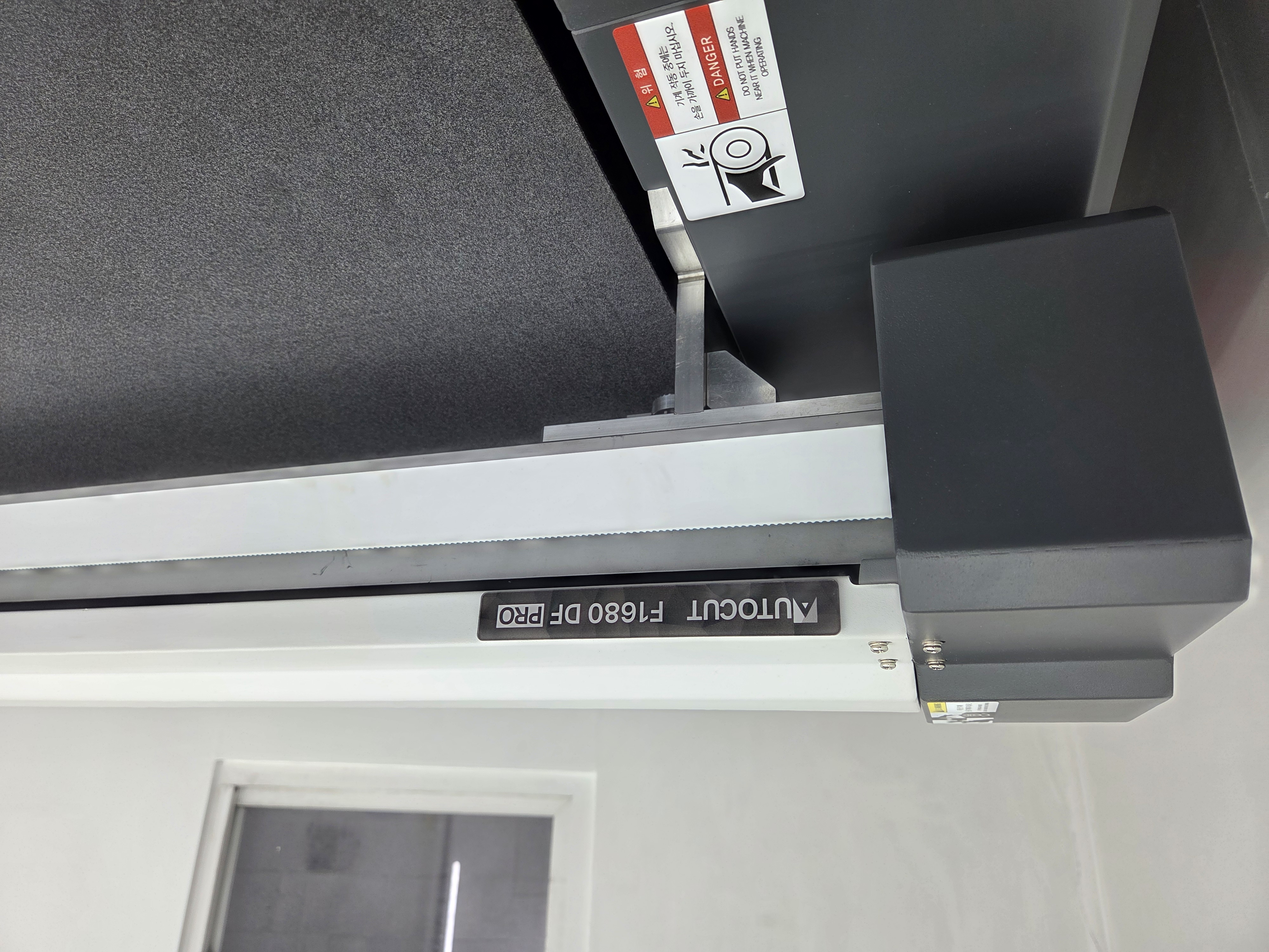 부산 팀케이오션 해운대점 평판형재단기 F1680DF PRO 설치 첨부파일 : 1781655749_6.jpg